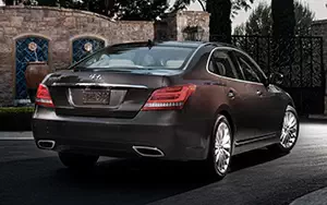   Hyundai Equus US-spec - 2014