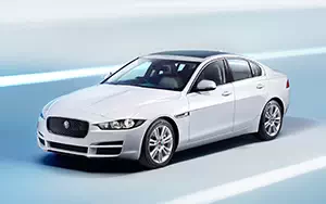   Jaguar XE Prestige UK-spec - 2015