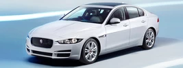 Jaguar XE Prestige UK-spec - 2015