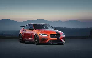   Jaguar XE SV Project 8 US-spec - 2017