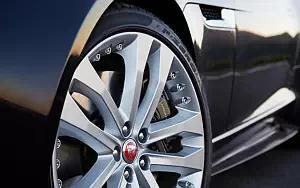   Jaguar F-Type S Coupe AWD - 2015