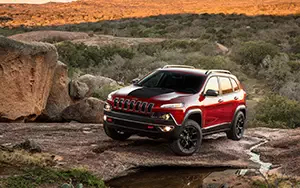   Jeep Cherokee Trailhawk - 2013