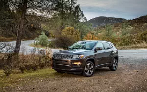   Jeep Compass Latitude - 2017