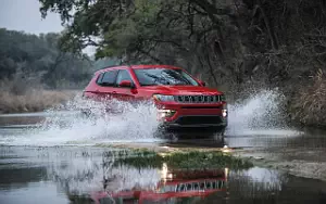   Jeep Compass Latitude - 2017