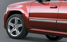   Jeep Grand Cherokee SRT8 - 2006