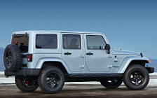   Jeep Wrangler Unlimited Arctic - 2012