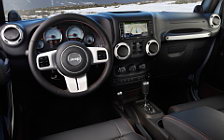   Jeep Wrangler Unlimited Arctic - 2012