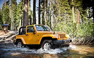   Jeep Wrangler Rubicon - 2012