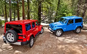   Jeep Wrangler Sahara - 2012