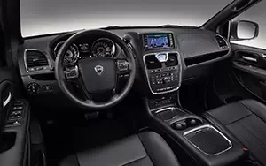   Lancia Voyager S - 2013