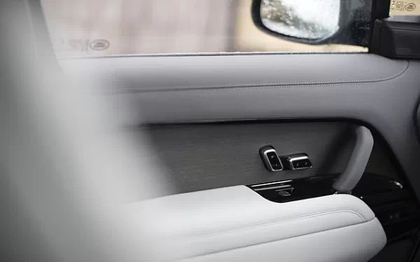 ���� ���������� Range Rover SV Burford Edition UK-spec - 2024