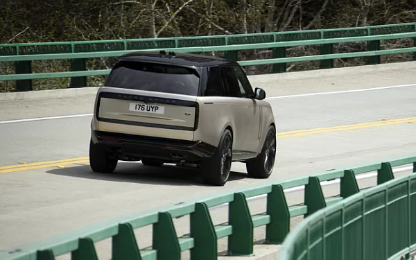 ���� ���������� Range Rover P530 First Edition US-spec - 2022