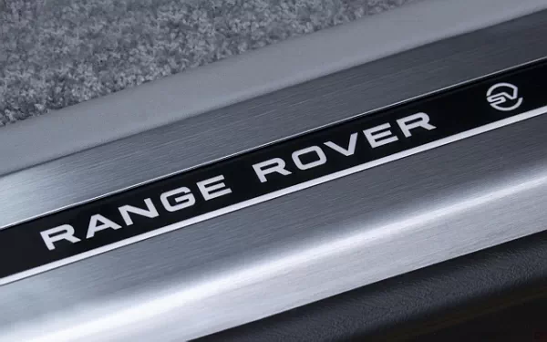 ���� ���������� Range Rover SV P510e - 2022