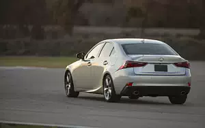   Lexus IS 350 US-spec - 2013