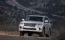   Lexus LX570 US-spec - 2013