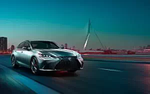   Lexus ES 300h F SPORT - 2018