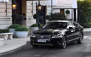   Lexus LS460L AWD - 2012