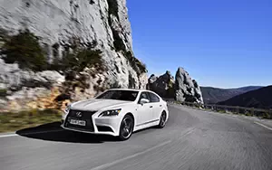   Lexus LS600h F Sport - 2012