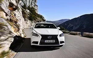   Lexus LS600h F Sport - 2012