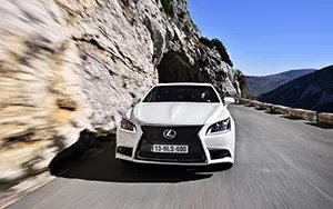   Lexus LS600h F Sport - 2012