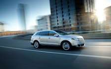   Lincoln MKT - 2010