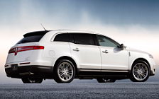   Lincoln MKT - 2013