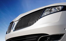   Lincoln MKT - 2013