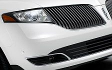   Lincoln MKT - 2013