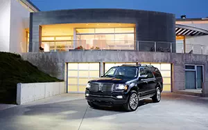   Lincoln Navigator L - 2014