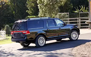   Lincoln Navigator L - 2014