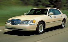   Lincoln Town Car - 2002