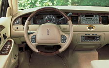   Lincoln Town Car - 2002