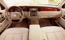   Lincoln Town Car - 2003