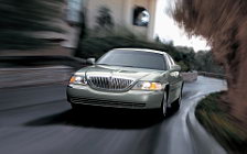   Lincoln Town Car - 2006