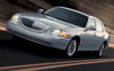   Lincoln Town Car - 2006