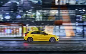   Mercedes-Benz A 200 AMG Line UK-spec - 2023