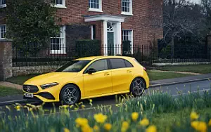   Mercedes-Benz A 200 AMG Line UK-spec - 2023