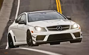   Mercedes-Benz C63 AMG Black Series Coupe US-spec - 2013