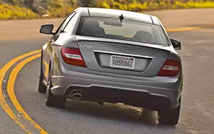   Mercedes-Benz C250 Coupe Sport US-spec - 2013