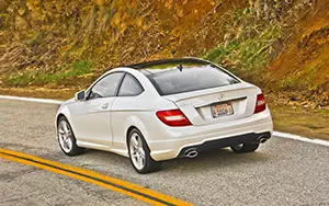   Mercedes-Benz C350 Coupe US-spec - 2013