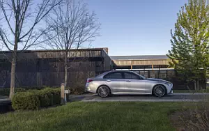   Mercedes-Benz C 300 AMG Line US-spec - 2022