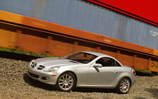   Mercedes-Benz SLK350 - 2004