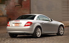   Mercedes-Benz SLK350 - 2004