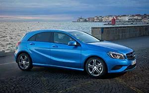   Mercedes-Benz A200 - 2012