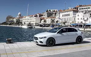   Mercedes-Benz A 180 d AMG Line - 2018