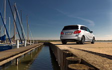   Mercedes-Benz B180 - 2011