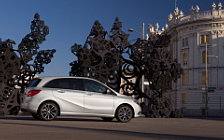   Mercedes-Benz B180 - 2011