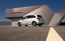   Mercedes-Benz B180 - 2011