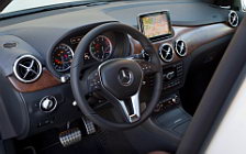   Mercedes-Benz B180 - 2011
