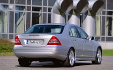   Mercedes-Benz C32 AMG - 2000